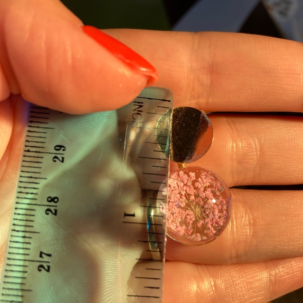 Beautiful Transparent Flowers Earrings - Picture 3 of 4